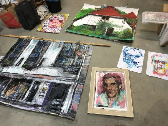 Philip Pulkowsky zeigt Arbeiten im Plenum im Wintersemester 2020/21