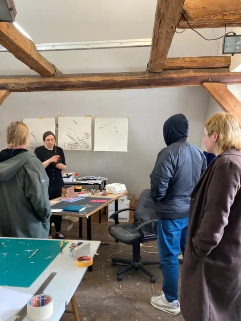 Die Klasse im Atelier von Alice Gericke