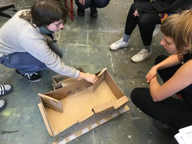 Ausstellungsvorbereitung: Arbeit am Raummodell